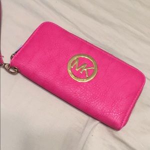 michael kors wristlet/wallet